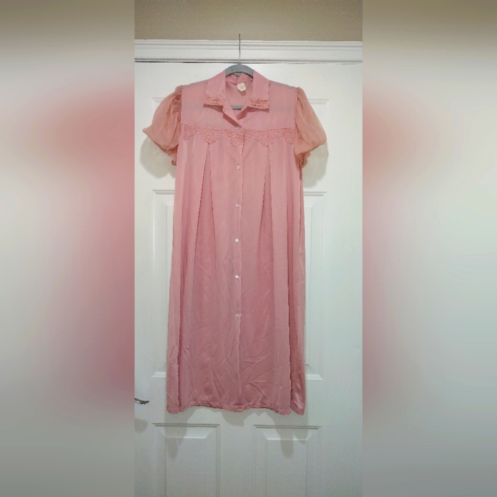 Vintage Pink Lace Robe With Sheer Sleeves Size 38